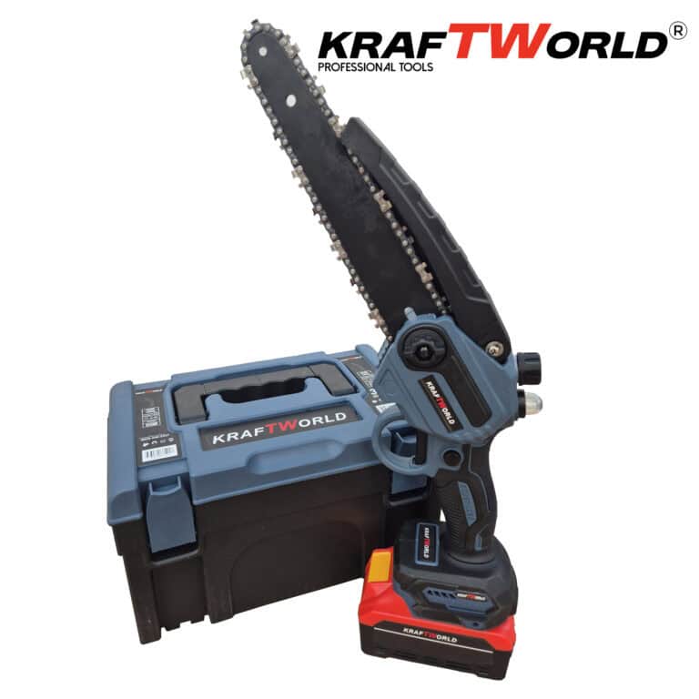 Chainsaw branch cutter with automatic oiling, x 2 batteries and charger Chainsaw branch cutter with automatic oiling, x 2 batteries and charger - Image 3